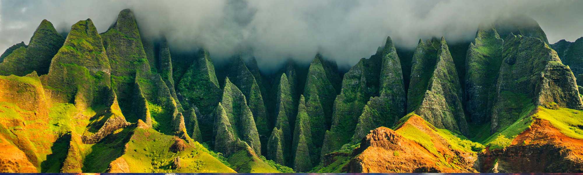 Na Pali Coast Dramatic Green Peaks Hawaii The iconic Na Pali Coast features towering emerald-green fluted cliffs rising dramatically from
